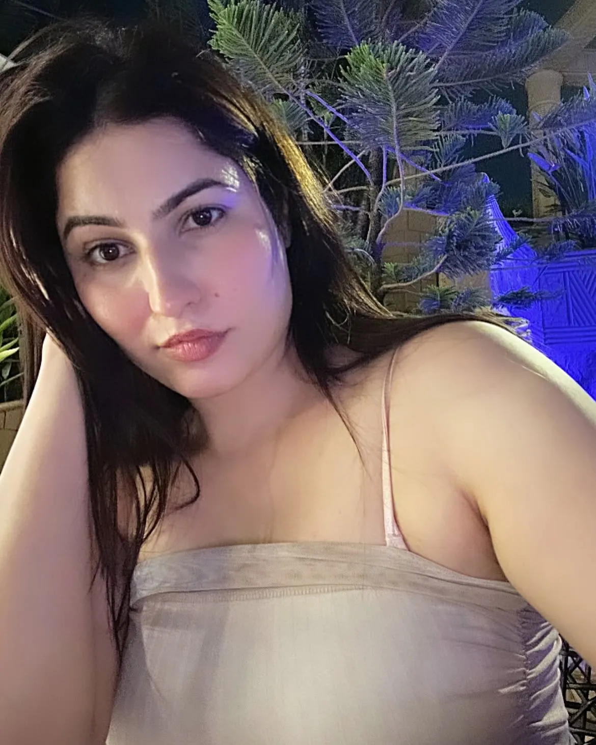 Viral Video Pakistani WhatsApp Group Icon - Adult 18+ & Hot