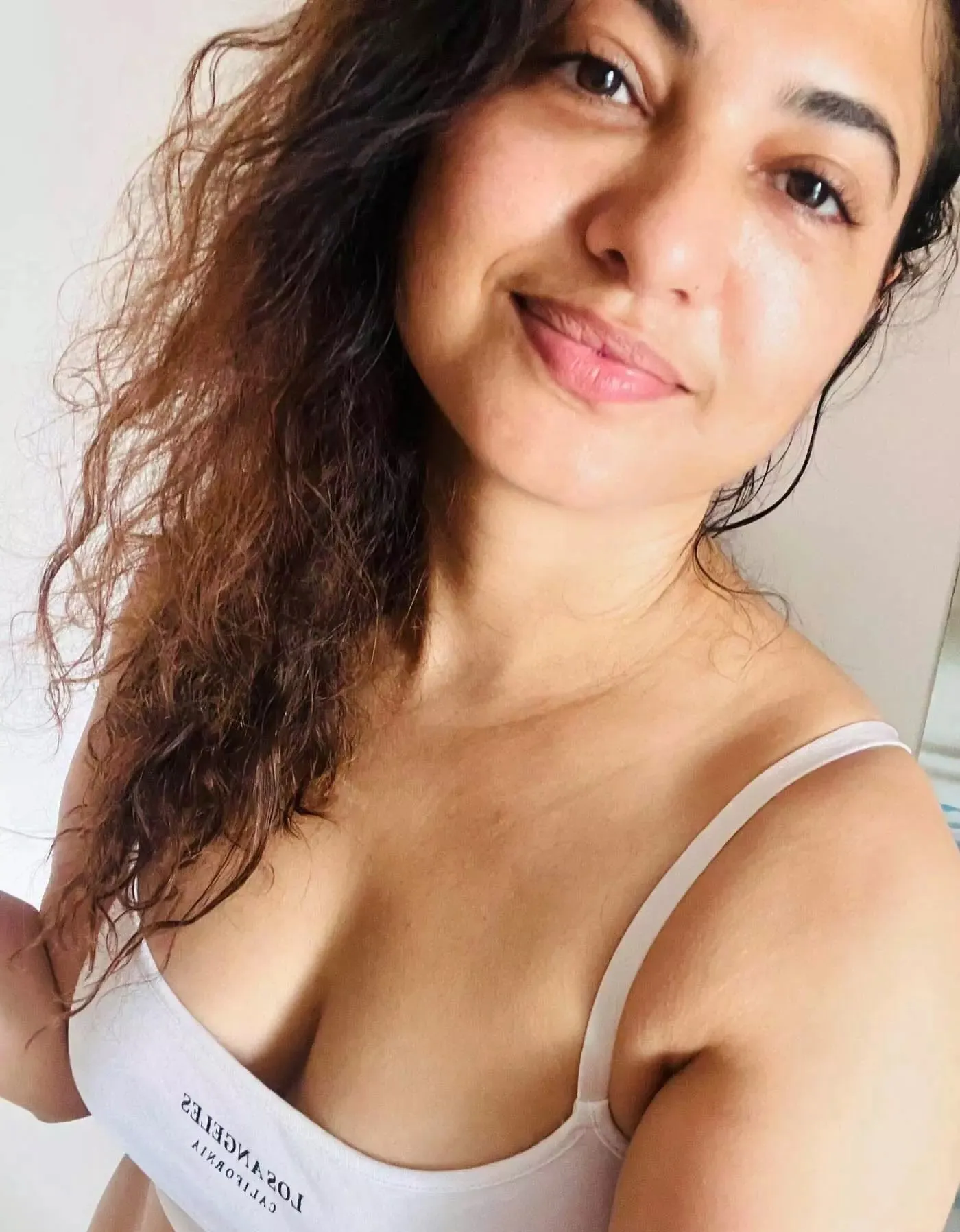 Indian Bhabhi WhatsApp Group Icon - Adult 18+ & Hot