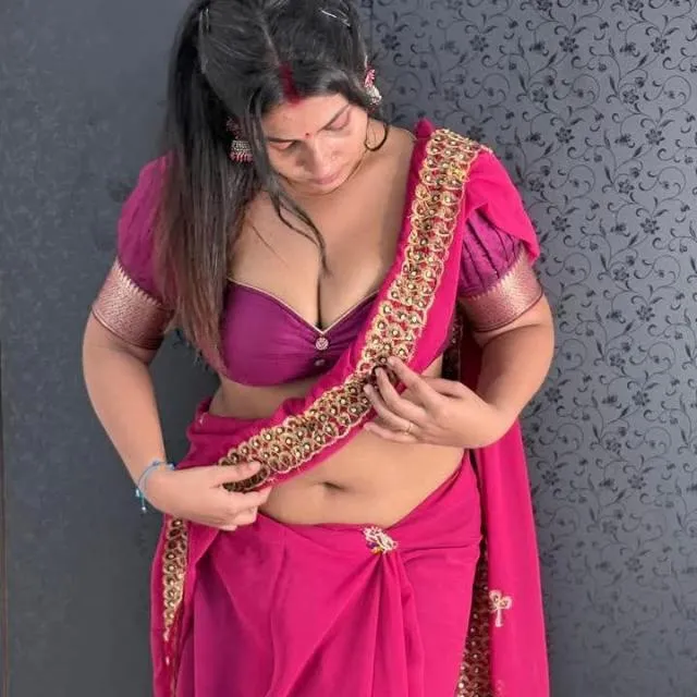 सविता भाभी  WhatsApp Group Icon - Adult 18+ & Hot