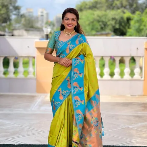 शुभ कला वस्त्रदा WhatsApp Group Icon - Shopping - Buy & Sell