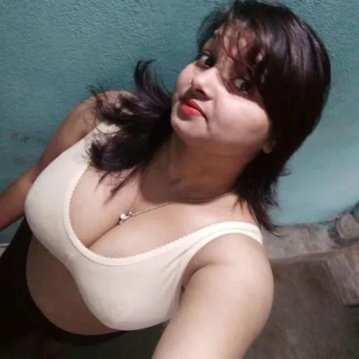 Cute Girl WhatsApp Group Icon - Adult 18+ & Hot
