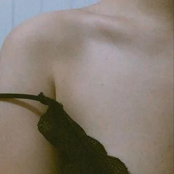 Only fun WhatsApp Group Icon - Adult 18+ & Hot