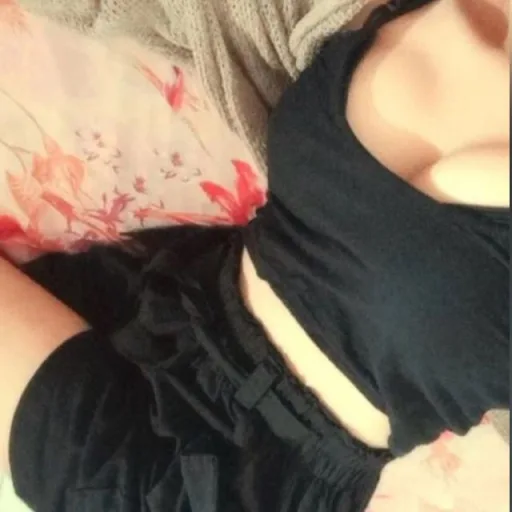 Hot bhabhi WhatsApp Group Icon - Adult 18+ & Hot