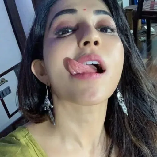 Nisha Sharma WhatsApp Group Icon - Adult 18+ & Hot