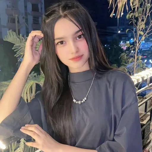 Pakistani Girl WhatsApp Group Icon - Adult 18+ & Hot