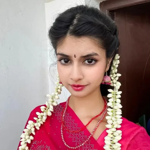 EARN MONEY WITH NEHA SHARMA WhatsApp Group Icon - Make Money & Earning