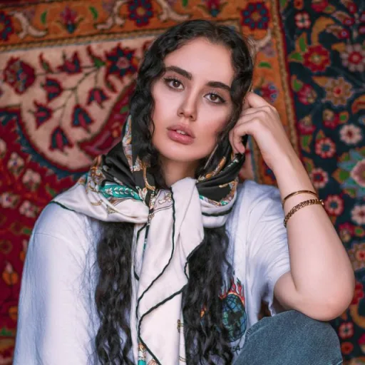 Aliya Tomar 🌹 WhatsApp Group Icon - Dating & Flirting