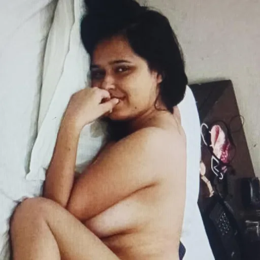 Piad girl video call  WhatsApp Group Icon - Adult 18+ & Hot