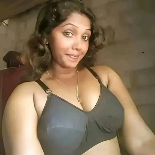 Aunty lovers WhatsApp Group Icon - Adult 18+ & Hot