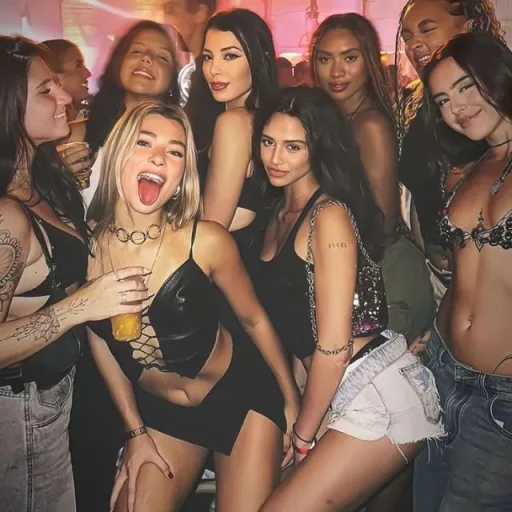 Girl's party WhatsApp Group Icon - Adult 18+ & Hot