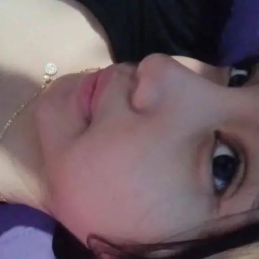 Berbagi itu indah WhatsApp Group Icon - Adult 18+ & Hot