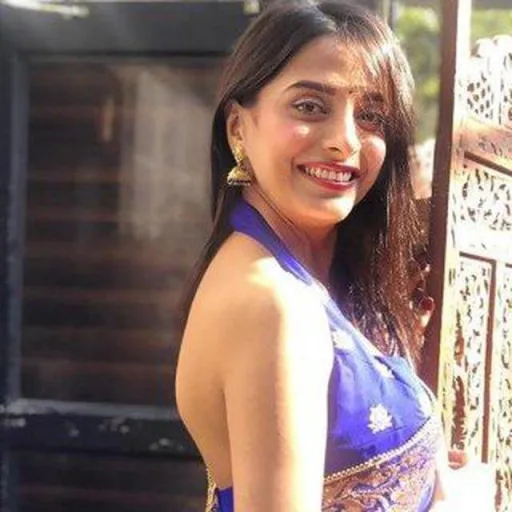 Riya Sharma  WhatsApp Group Icon - Adult 18+ & Hot