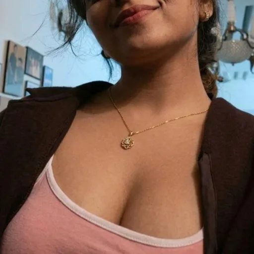 Desi Girl Videos WhatsApp Group Icon - Adult 18+ & Hot