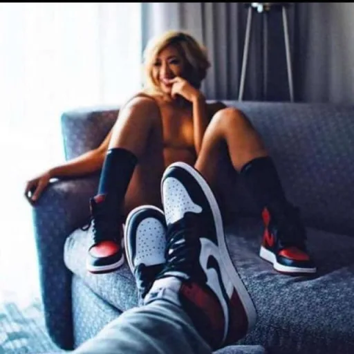 Lovers❤️❤️ WhatsApp Group Icon - Adult 18+ & Hot