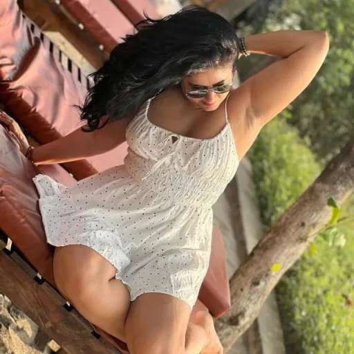 चावट बायका  WhatsApp Group Icon - Adult 18+ & Hot