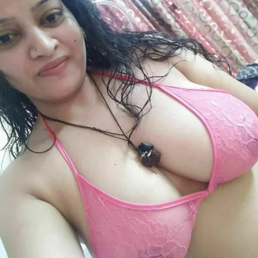Big boobs bhabi and aunty available  WhatsApp Group Icon - Adult 18+ & Hot