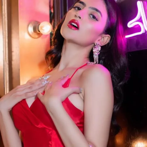Desi Aunty WhatsApp Group Icon - Adult 18+ & Hot
