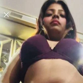 Hot girls in video call  WhatsApp Group Icon - Adult 18+ & Hot