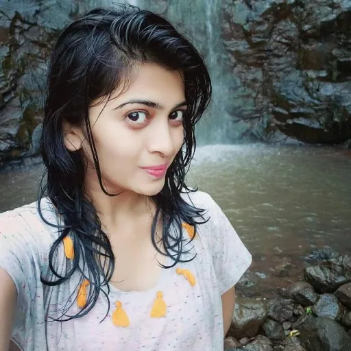 HOT AND DESI GIRLS VIDEO CALL WhatsApp Group Icon - Adult 18+ & Hot