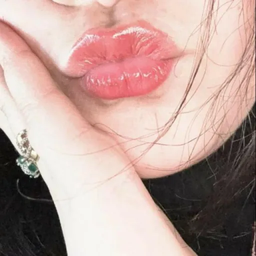 𝐋𝐎𝐕𝐄 𝐐𝐔𝐄𝐄𝐍 ♥️🔥 WhatsApp Group Icon - Love & Romance