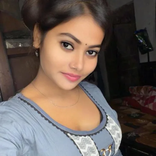 Friends WhatsApp Group Icon - Adult 18+ & Hot